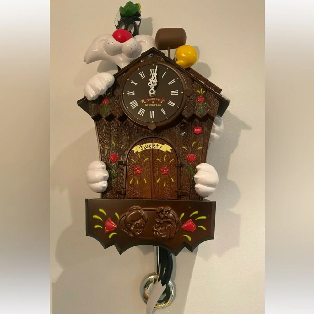 Looney Tune Sylvester & Sweetie Cuckoo Clock ‼️ DOES NOT WORK‼️